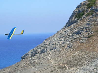 Nano-Floh - Flug an der Steilkueste Formentor auf Mallorca